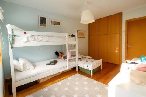 T3 Duplex com 2 lugares de garagem em condomínio privado no Porto