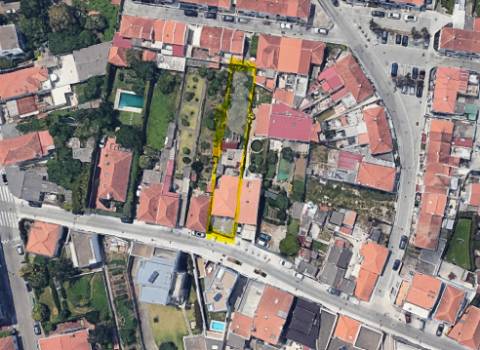 Moradia para reabilitar ou aumentar num lote de 429 m2 em Aldoar