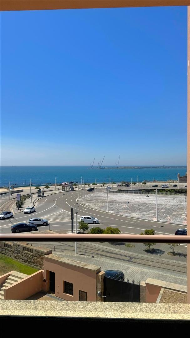 T3+1 c/ vista mar, no Castelo do Queijo