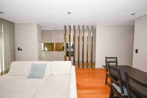 T1 c/ varanda na Av. Brasil na Foz do Douro