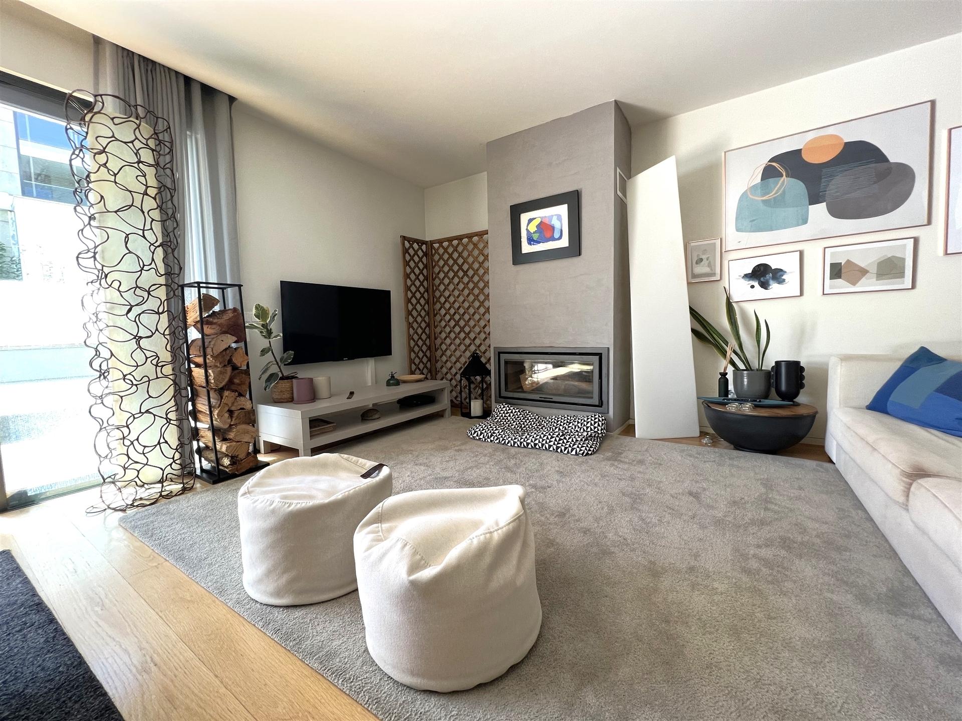 Moradia junto ao Parque da Cidade e Vilarinha com jardim e garagem