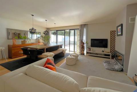 Moradia junto ao Parque da Cidade e Vilarinha com jardim e garagem