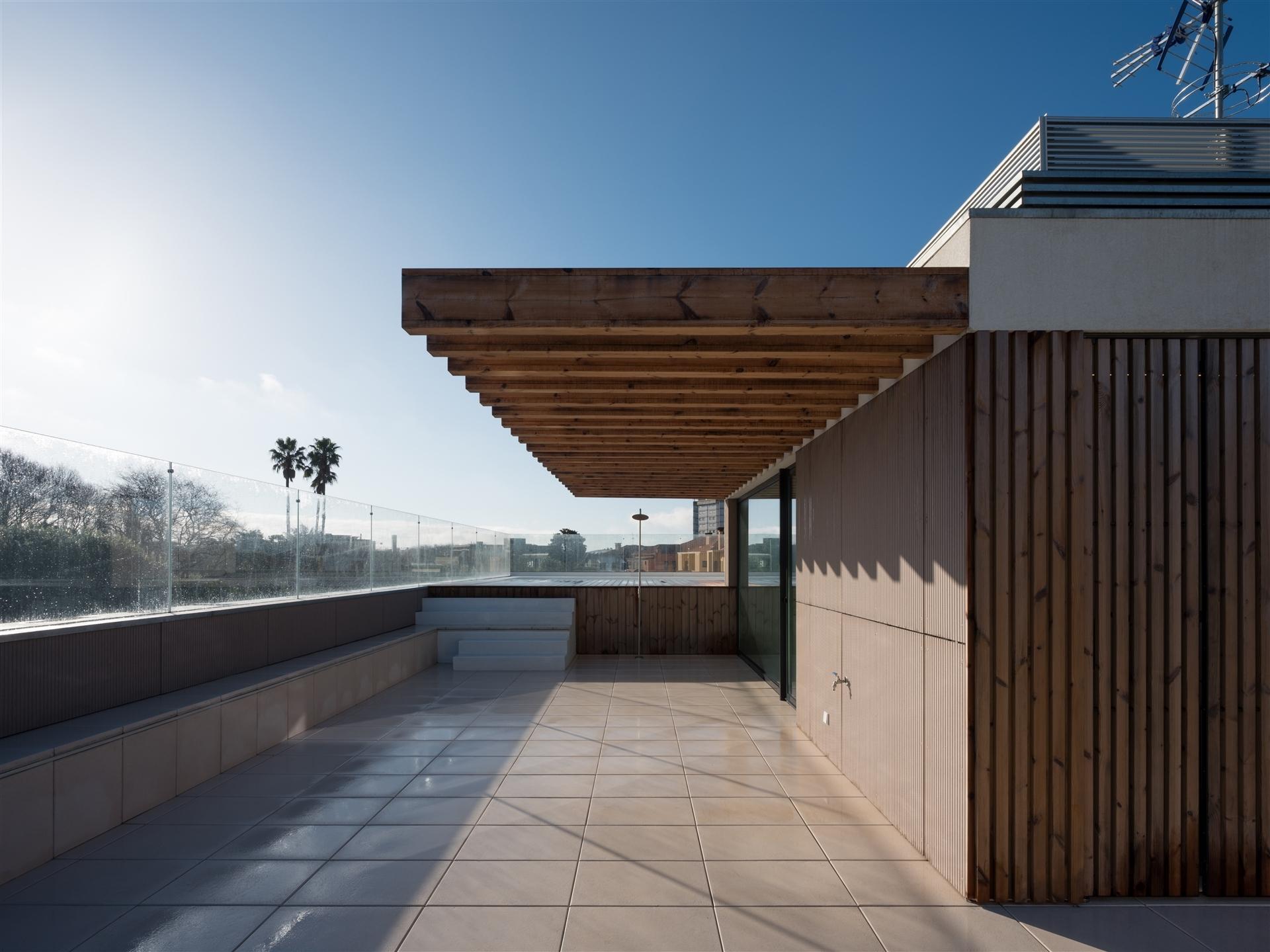 T4+1 Triplex c/ piscina junto à praia na Foz do Douro