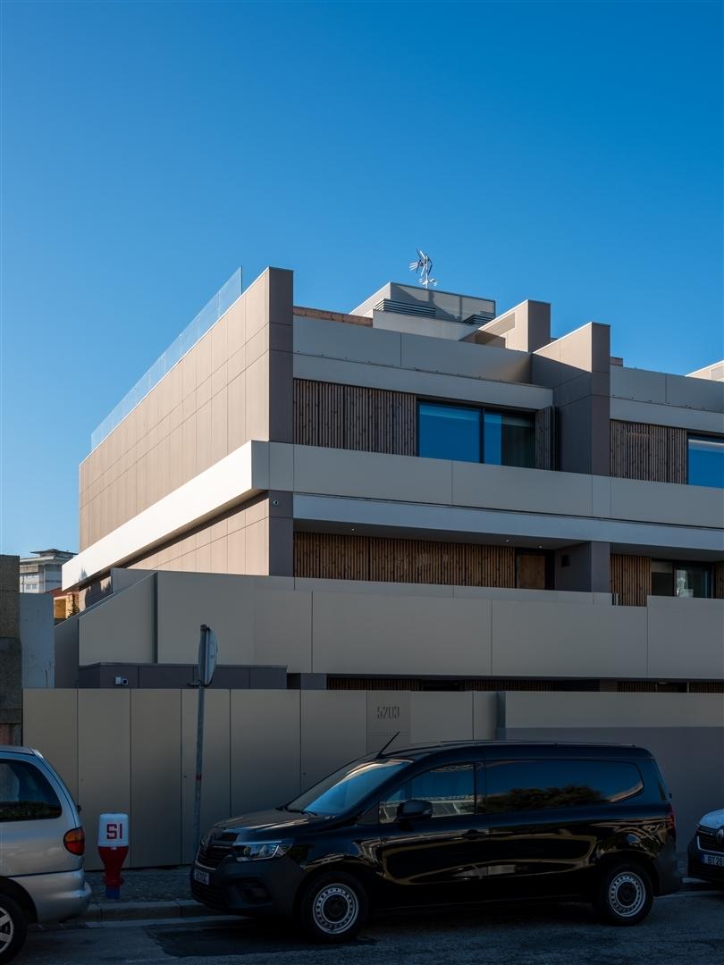 T4+1 Triplex c/ piscina junto à praia na Foz do Douro