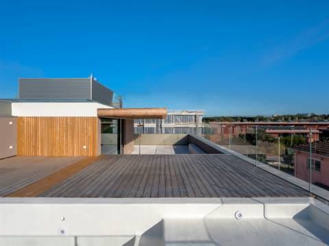 T4+1 Triplex c/ piscina junto à praia na Foz do Douro