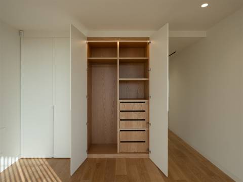 T4+1 Triplex c/ piscina junto à praia na Foz do Douro