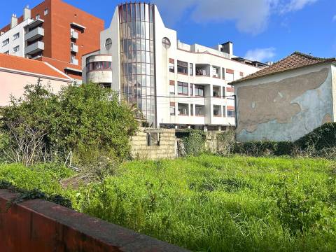 Terreno 333 m² com Projeto Aprovado para 6 Apartamentos | Rio Tinto