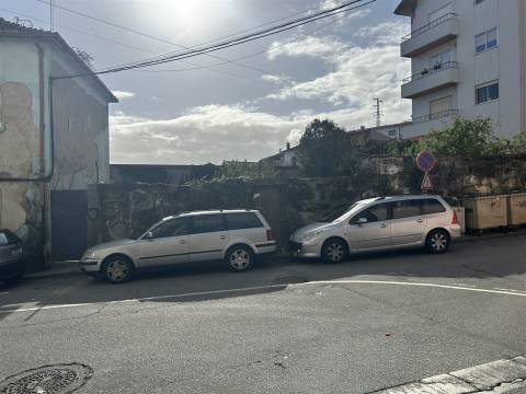 Terreno 333 m² com Projeto Aprovado para 6 Apartamentos | Rio Tinto