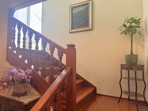 Moradia T6 c/ T1 no jardim à Boavista no Bairro Hollywood