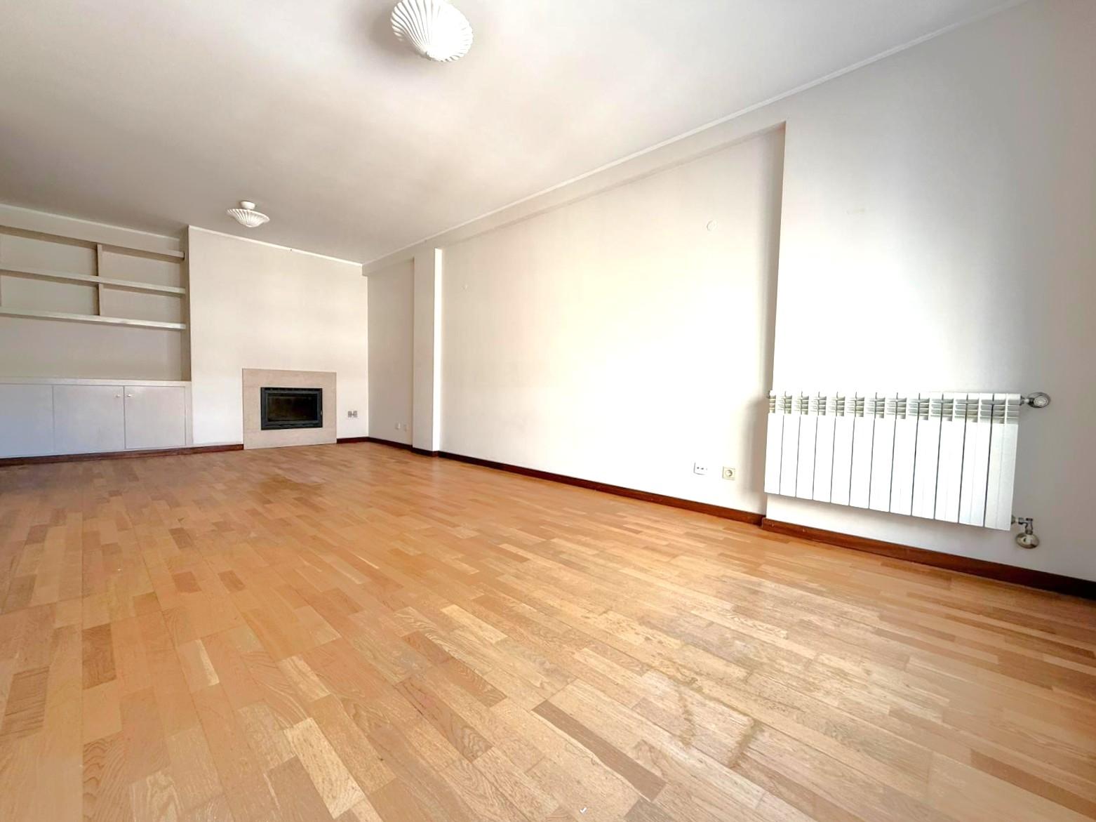 Apartamento T3 Arrendamento em São Mamede de Infesta e Senhora da Hora,Matosinhos