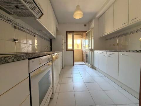 Apartamento T3 Arrendamento em São Mamede de Infesta e Senhora da Hora,Matosinhos