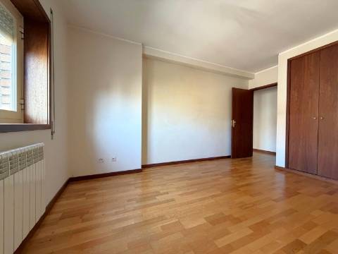 Apartamento T3 Arrendamento em São Mamede de Infesta e Senhora da Hora,Matosinhos