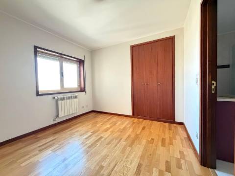 Apartamento T3 Arrendamento em São Mamede de Infesta e Senhora da Hora,Matosinhos