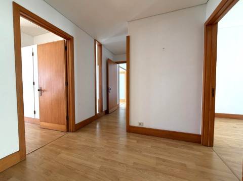 T4 c/ Vista Mar | Varanda | Foz do Douro