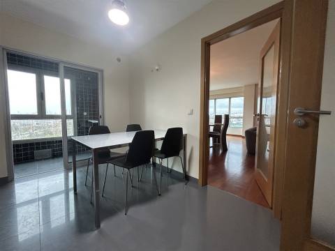 T3 com Garagem e Excelente Luminosidade no Bessa