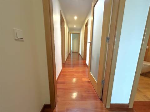 T3 com Garagem e Excelente Luminosidade no Bessa