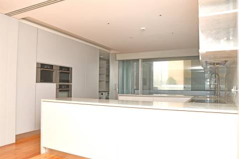 Moradia com 4 Suites jardim e piscina na Foz