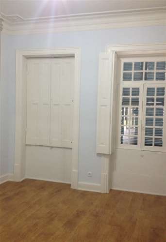 Moradia na Foz com jardim p/ reabilitar c/ projeto aprovado para T5