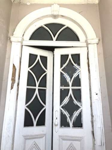 Moradia na Foz com jardim p/ reabilitar c/ projeto aprovado para T5