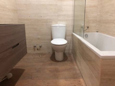 Moradia p/ reabilitar na Foz com jardim