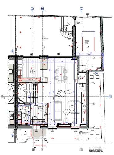 Moradia T4 c/ jardim junto ao rio nas Condominhas