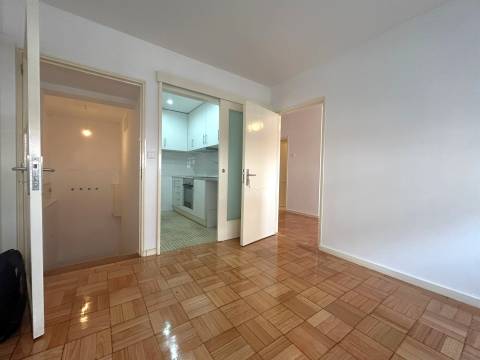 T1 para Arrendamento | Rua de Fernandes Tomás | Porto