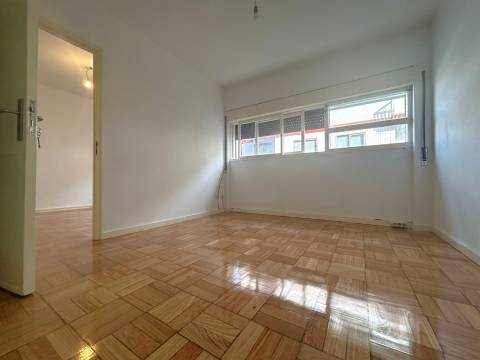 T1 para Arrendamento | Rua de Fernandes Tomás | Porto