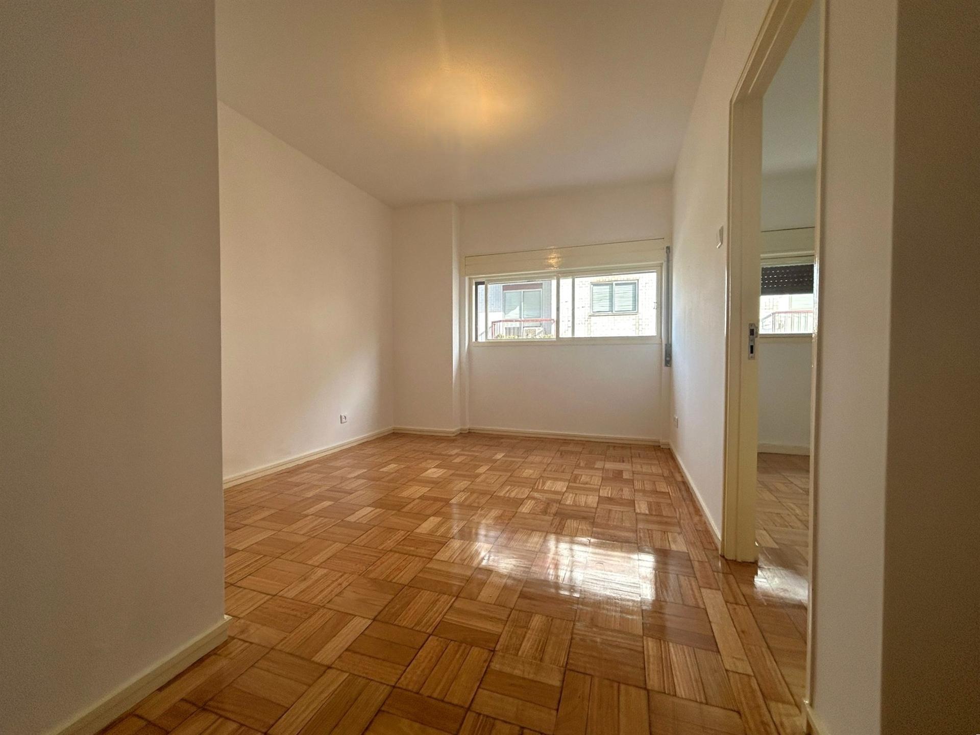 T1 para Arrendamento | Rua de Fernandes Tomás | Porto