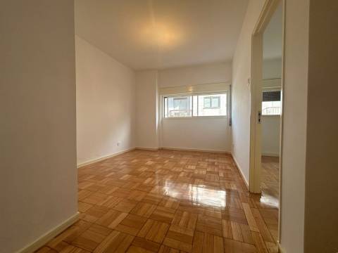 T1 para Arrendamento | Rua de Fernandes Tomás | Porto