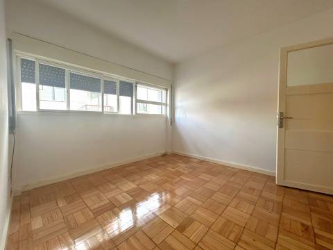 T1 para Arrendamento | Rua de Fernandes Tomás | Porto