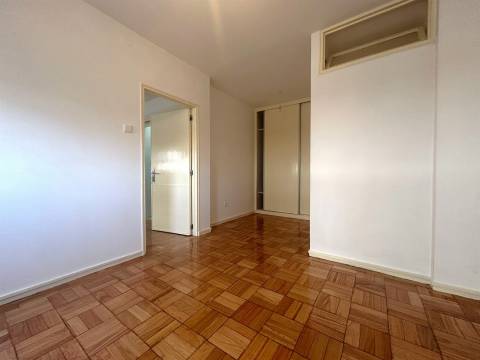 T1 para Arrendamento | Rua de Fernandes Tomás | Porto