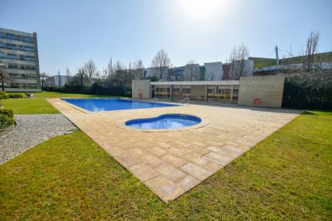 T2 | equipado | mobilado em Condomínio Privado com Piscina | Maia