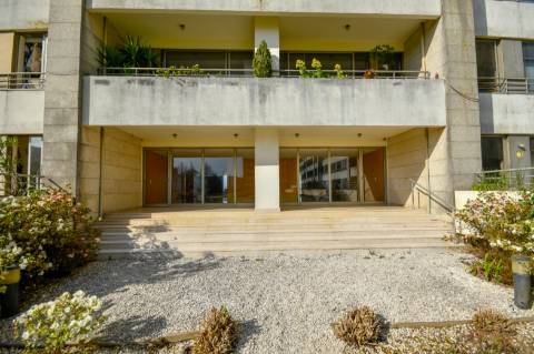 T2 | equipado | mobilado em Condomínio Privado com Piscina | Maia