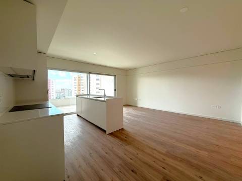 T2 NOVO no 8.º Andar c/ Varanda Sul/Poente, Garagem e Arrumo em Ramalde