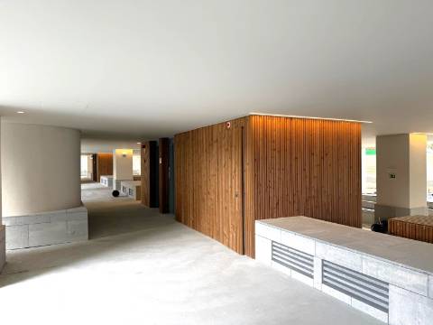 T2 NOVO no 8.º Andar c/ Varanda Sul/Poente, Garagem e Arrumo em Ramalde