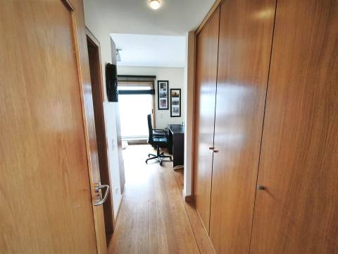 T3 Duplex com terraço em frente ao mar – Lavra