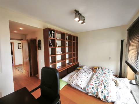 T3 Duplex com terraço em frente ao mar – Lavra