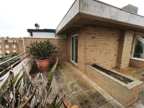 T3 Duplex com terraço em frente ao mar – Lavra