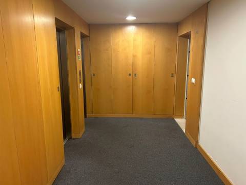 T1 Penthouse c/ terraço | equipado e mobilado e garagem junto ao NorteShopping