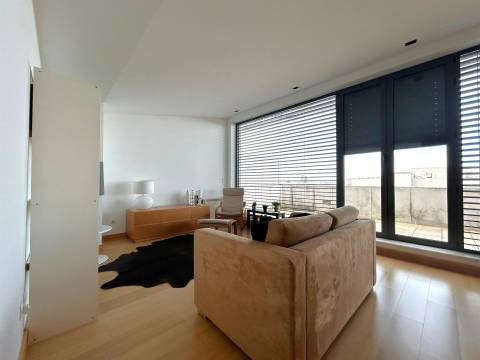 T1 Penthouse c/ terraço | equipado e mobilado e garagem junto ao NorteShopping