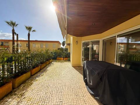 T4+1 c/ vista mar | Logradouro | Varanda nos Pinhais da Foz | Garagem e portaria 24