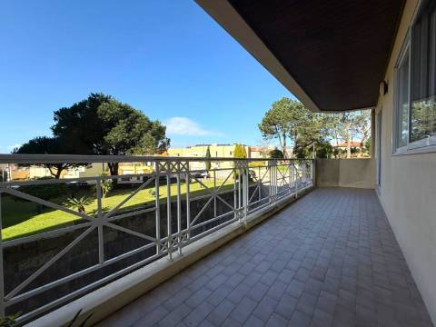 T4+1 c/ vista mar | Logradouro | Varanda nos Pinhais da Foz | Garagem e portaria 24