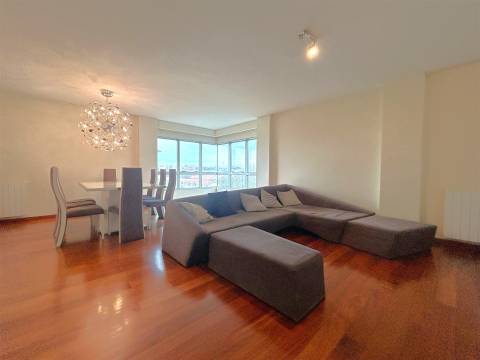 T3 com Garagem e Excelente Luminosidade no Bessa