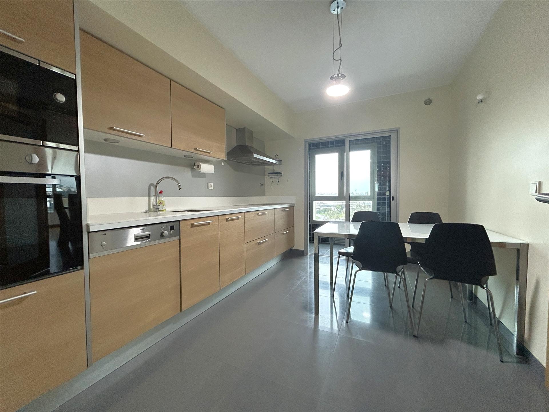 T3 com Garagem e Excelente Luminosidade no Bessa