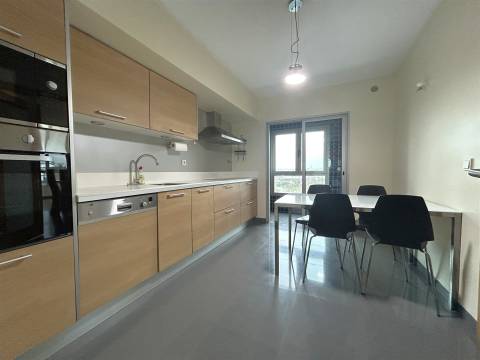 T3 com Garagem e Excelente Luminosidade no Bessa