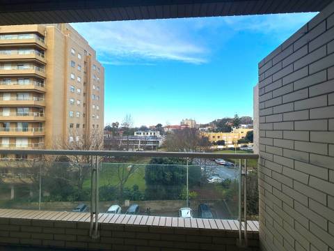 T1+1 c/ varanda nos Pinhais da Foz c/ Segurança 24h