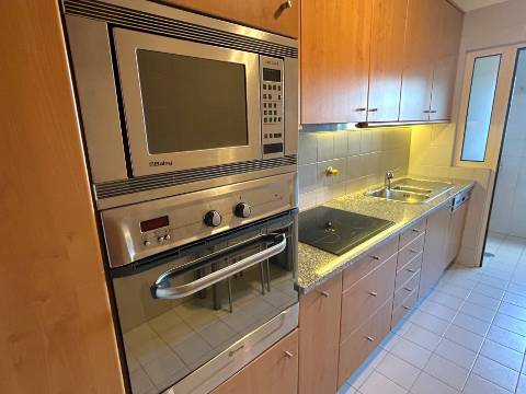 T1+1 c/ varanda nos Pinhais da Foz c/ Segurança 24h