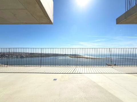 Penthouse T4 com Terraço e Piscina Privada | Foz do Douro