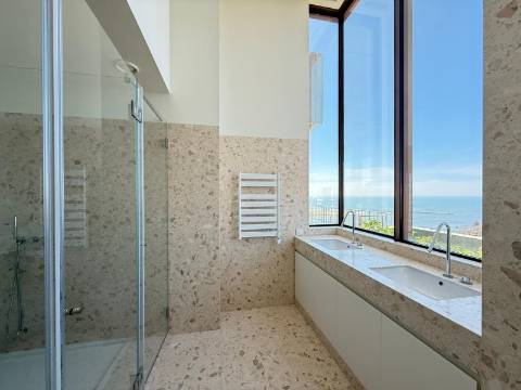 Penthouse T4 com Terraço e Piscina Privada | Foz do Douro