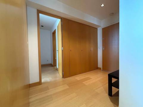 T1 Penthouse c/ terraço | equipado e mobilado e garagem junto ao NorteShopping